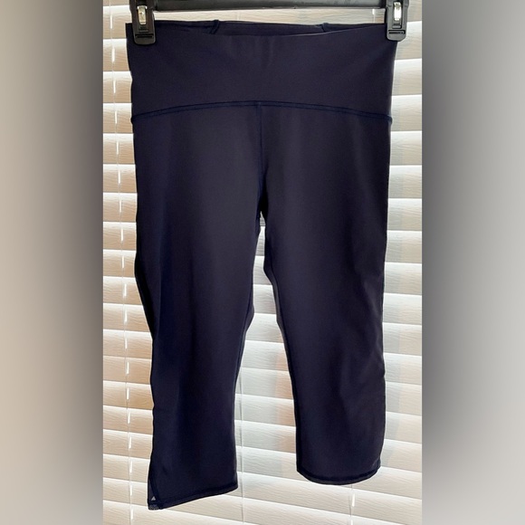 lululemon athletica Pants - Lululemon High Rise Crop Luxtreme Workout Leggings - True Navy - Size 8